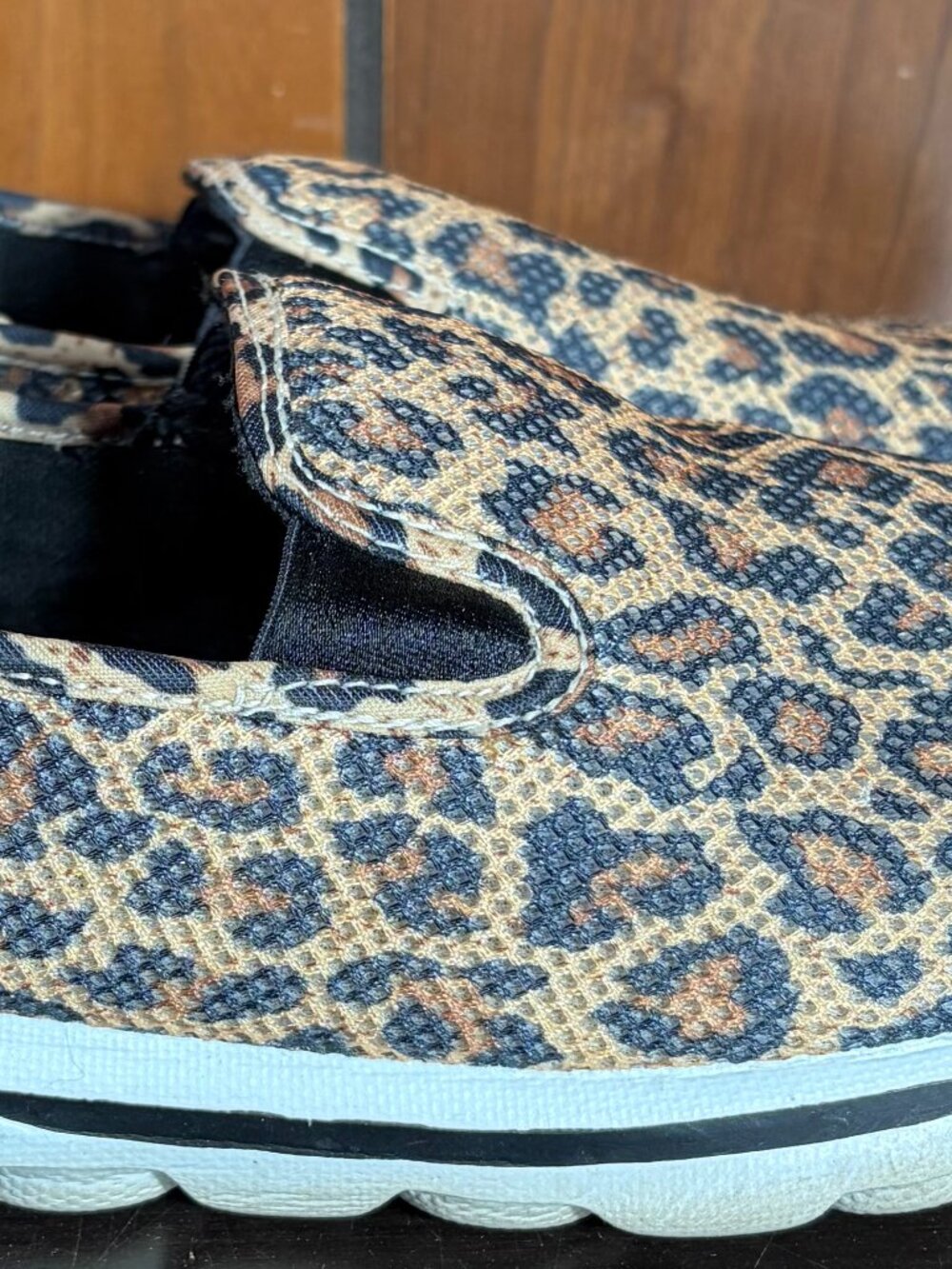 Skechers Go Walk Memory Form Fit Leopard Print Mariah Womens Sz 9.5 - EUC
